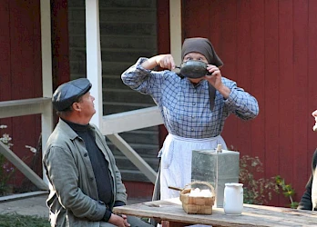 Kuva Kuivalahden kesäteatterin näytöksestä Munakarin veljekset 2010 - 18