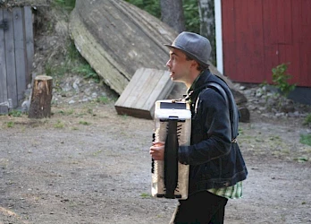 Kuva Kuivalahden kesäteatterin näytöksestä Munakarin veljekset 2010 - 16