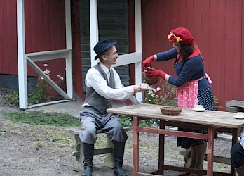 Kuva Kuivalahden kesäteatterin näytöksestä Munakarin veljekset 2010 - 7