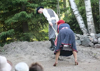 Kuva Kuivalahden kesäteatterin näytöksestä Munakarin veljekset 2010 - 5