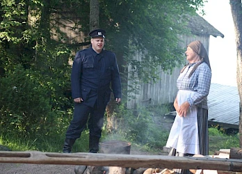 Kuva Kuivalahden kesäteatterin näytöksestä Munakarin veljekset 2010 - 26
