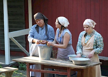 Kuva Kuivalahden kesäteatterin näytöksestä Munakarin veljekset 2010 - 23