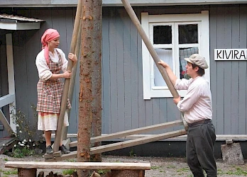 Kuva Kuivalahden kesäteatterin näytöksestä Tuuterin Linda 2008 - 11