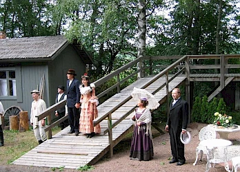 Kuva Kuivalahden kesäteatterin näytöksestä Torpparin poika 2005 - 3