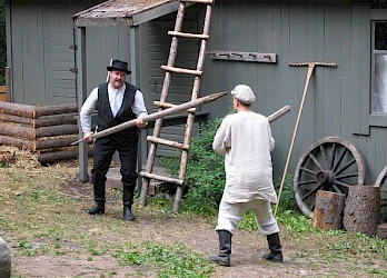 Kuva Kuivalahden kesäteatterin näytöksestä Torpparin poika 2005 - 16