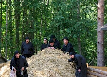 Kuva Kuivalahden kesäteatterin näytöksestä Torpparin poika 2005 - 12