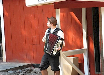Kuva Kuivalahden kesäteatterin näytöksestä Kaunissaaren Valssi 2007 - 17