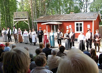 Kuva Kuivalahden kesäteatterin näytöksestä Kaunissaaren Valssi 2007 - 3