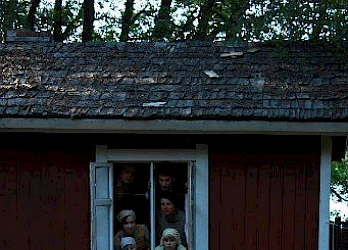 Kuva Kuivalahden kesäteatterin näytöksestä Parast unhotta tomne 2011 - 10