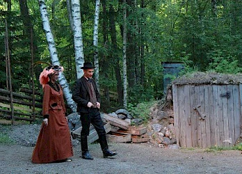 Kuva Kuivalahden kesäteatterin näytöksestä Parast unhotta tomne 2011 - 14