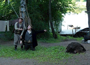 Kuva Kuivalahden kesäteatterin näytöksestä Parast unhotta tomne 2011 - 20