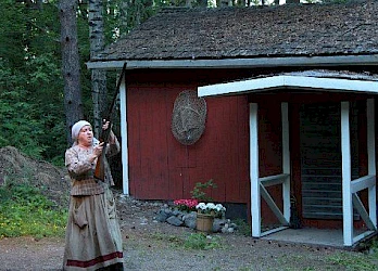 Kuva Kuivalahden kesäteatterin näytöksestä Parast unhotta tomne 2011 - 24