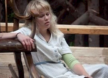 Kuva Kuivalahden kesäteatterin näytöksestä Mansikkamäen Elina 2012 - 4
