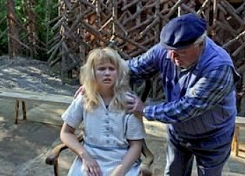 Kuva Kuivalahden kesäteatterin näytöksestä Mansikkamäen Elina 2012 - 5