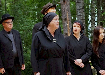 Kuva Kuivalahden kesäteatterin näytöksestä Paimentyttö ja Anna Rogel 2013 - 3